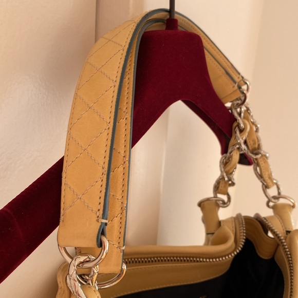 Chanel tote - Picture 4 of 16